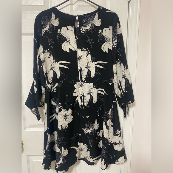 Flare Black Suzy Shier Dress - Picture 8 of 8